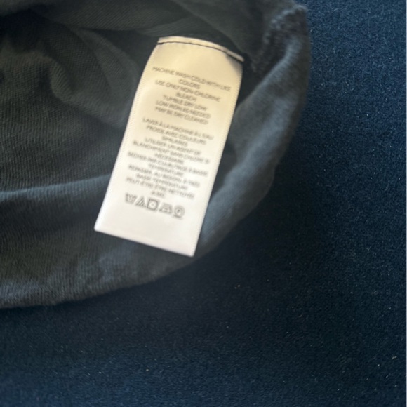 FUN FLATTERING & UNIQUE tee combo🖤🩷 zoom in for all the design details🩷🖤 - Picture 9 of 16